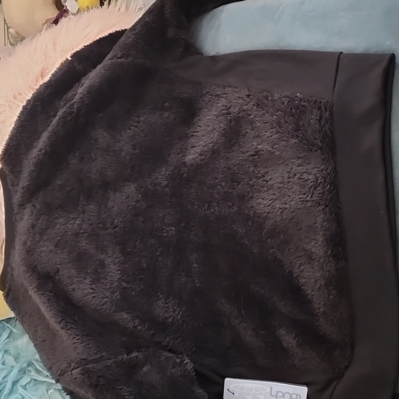 Los Angeles Raiders super soft fluff pullover.  TOUCH stadium size XL. New - Picture 5 of 6